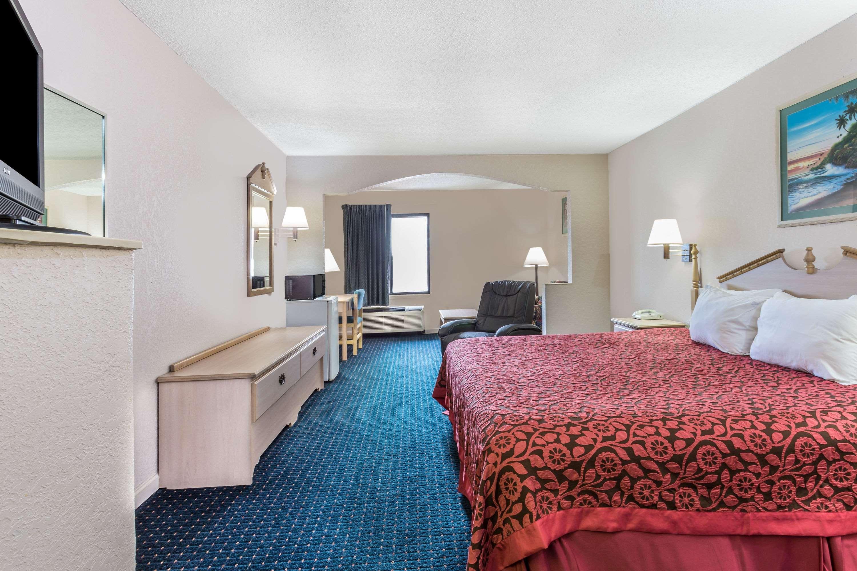 Days Inn By Wyndham Panama City/Callaway Экстерьер фото