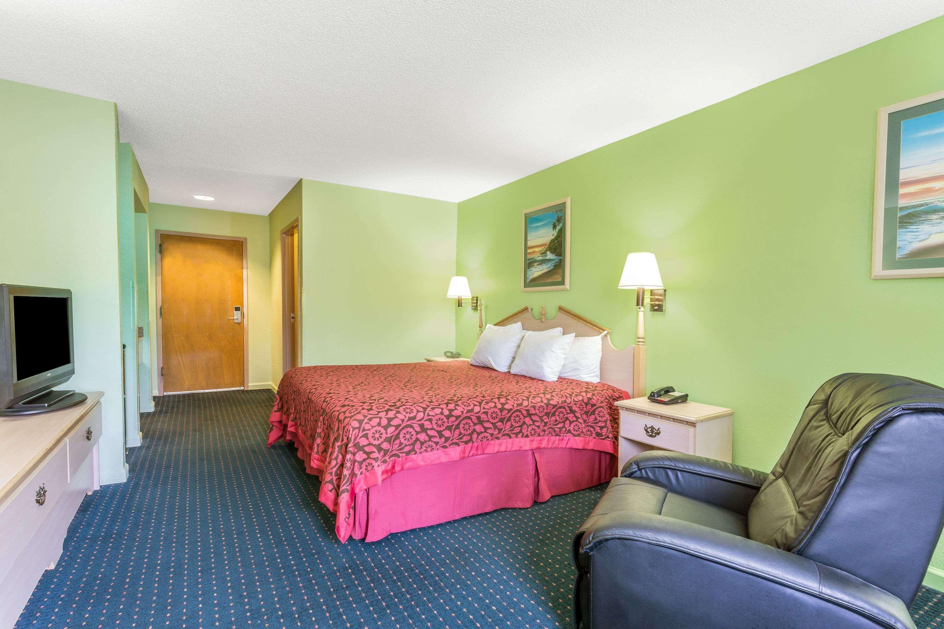 Days Inn By Wyndham Panama City/Callaway Экстерьер фото