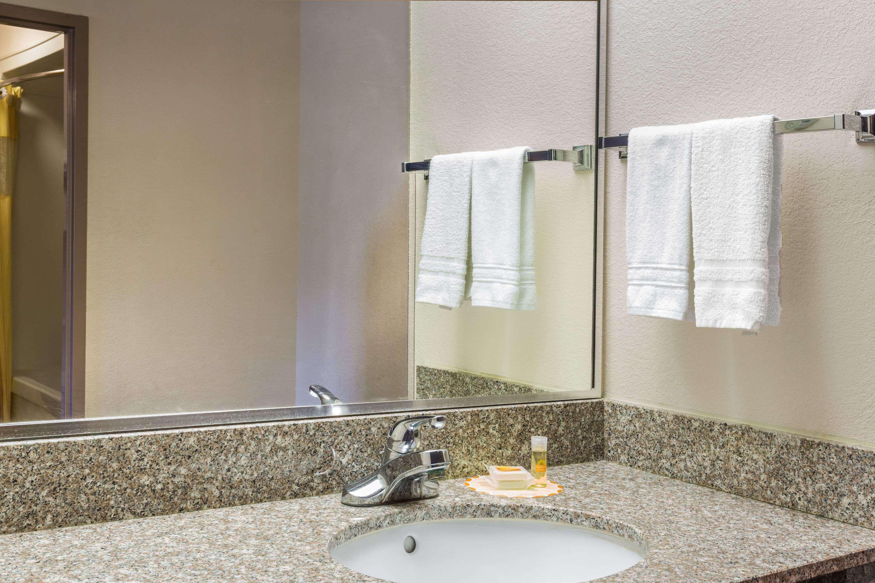 Days Inn By Wyndham Panama City/Callaway Экстерьер фото