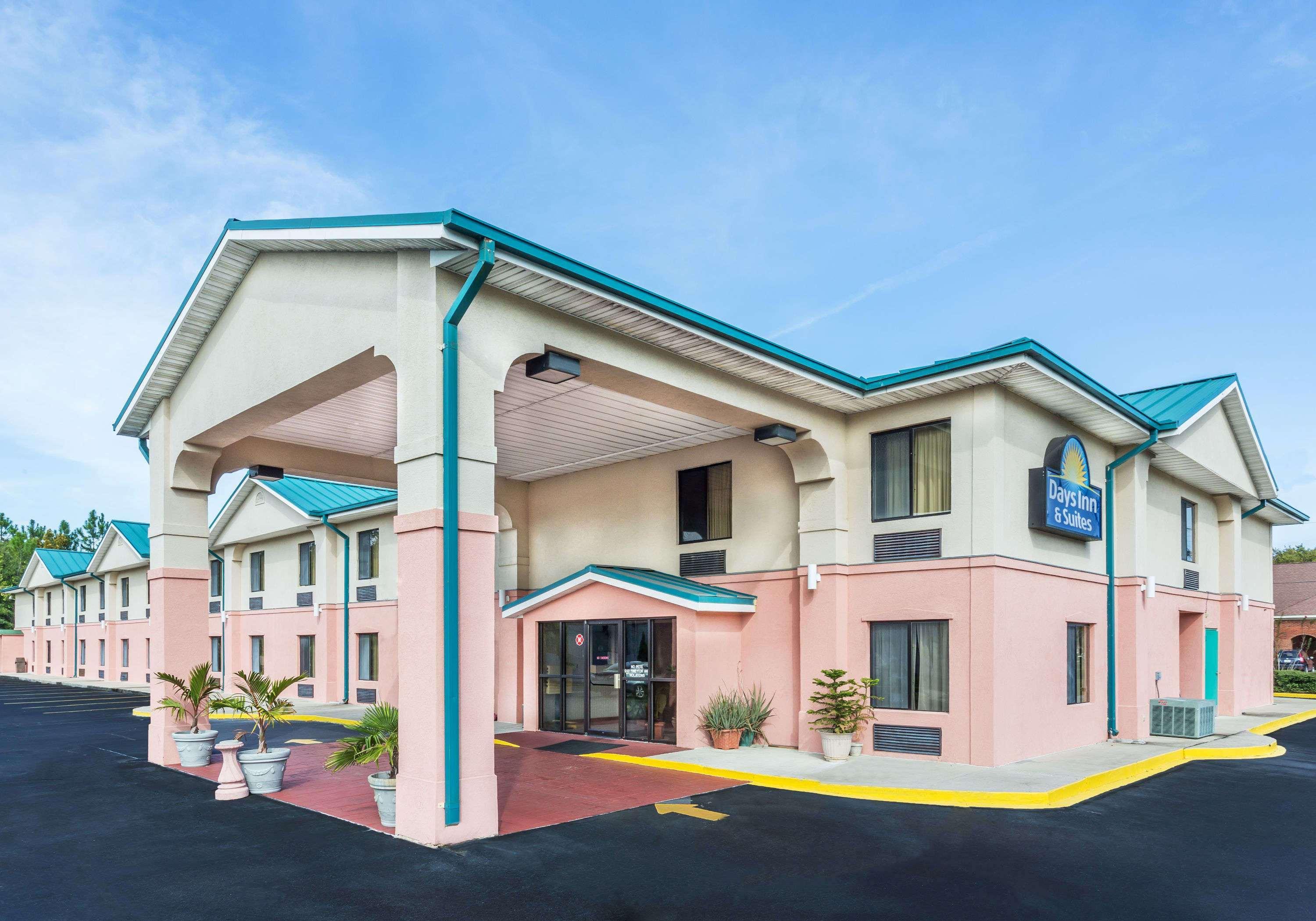 Days Inn By Wyndham Panama City/Callaway Экстерьер фото