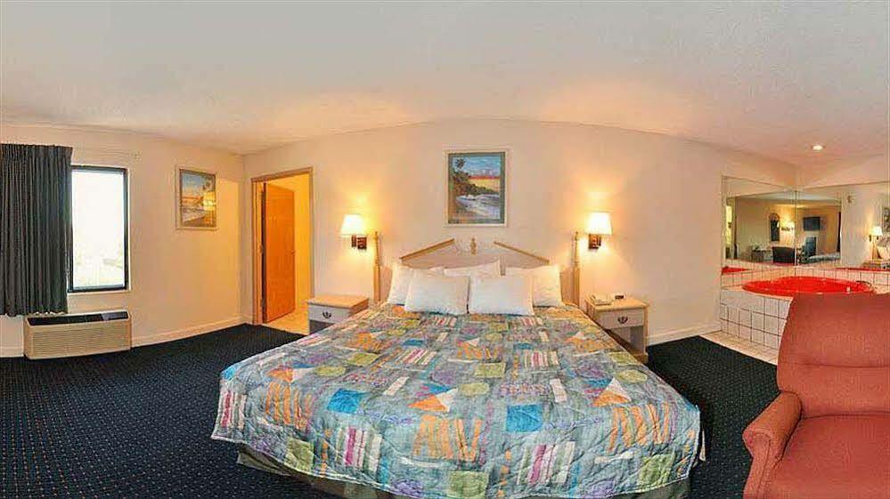 Days Inn By Wyndham Panama City/Callaway Экстерьер фото