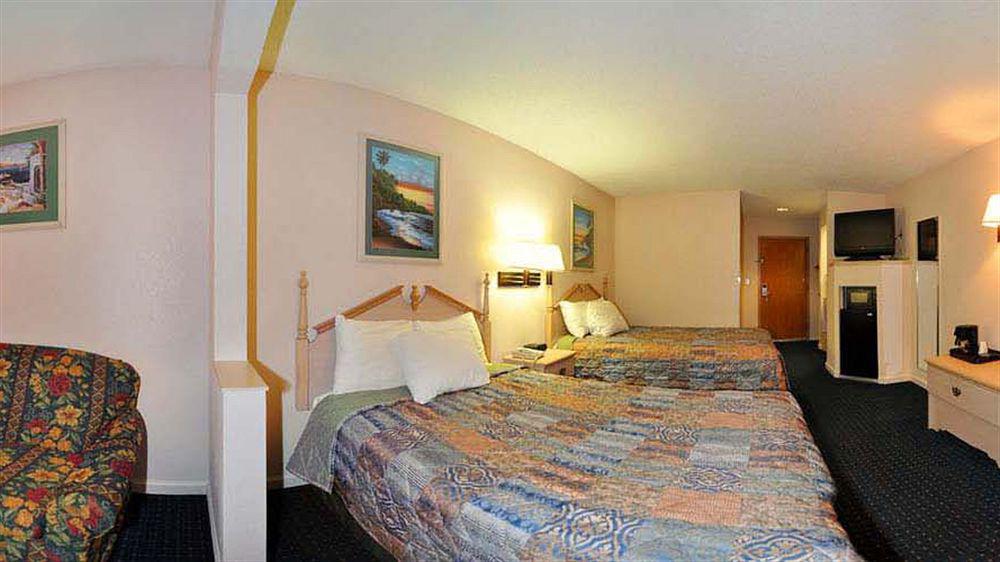 Days Inn By Wyndham Panama City/Callaway Экстерьер фото